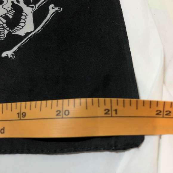 Vintage 1990’s Skull Snakes Bandana made in USA - Picture 5 of 10